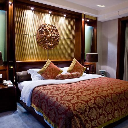 Hongyi Hotel Wuhan Bagian luar foto
