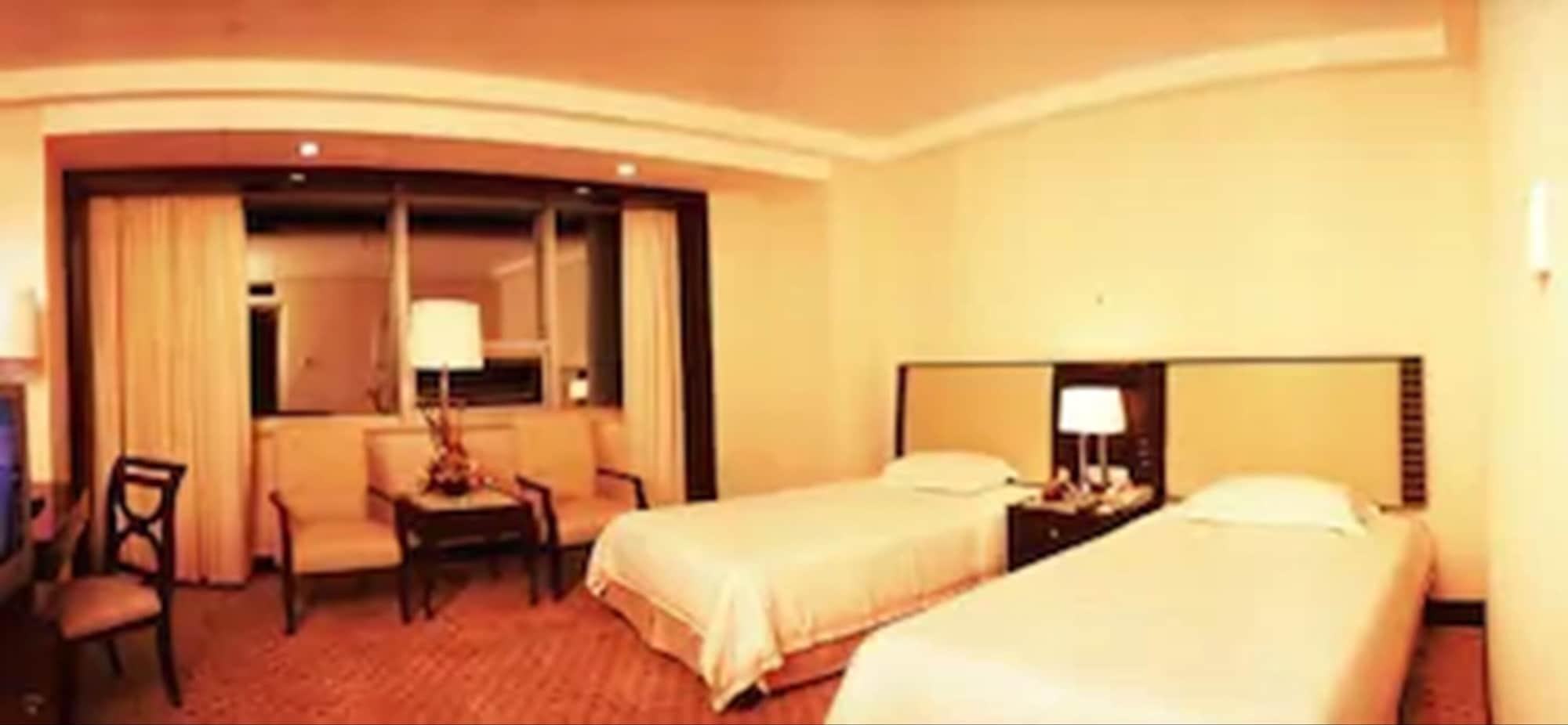 Hongyi Hotel Wuhan Bagian luar foto
