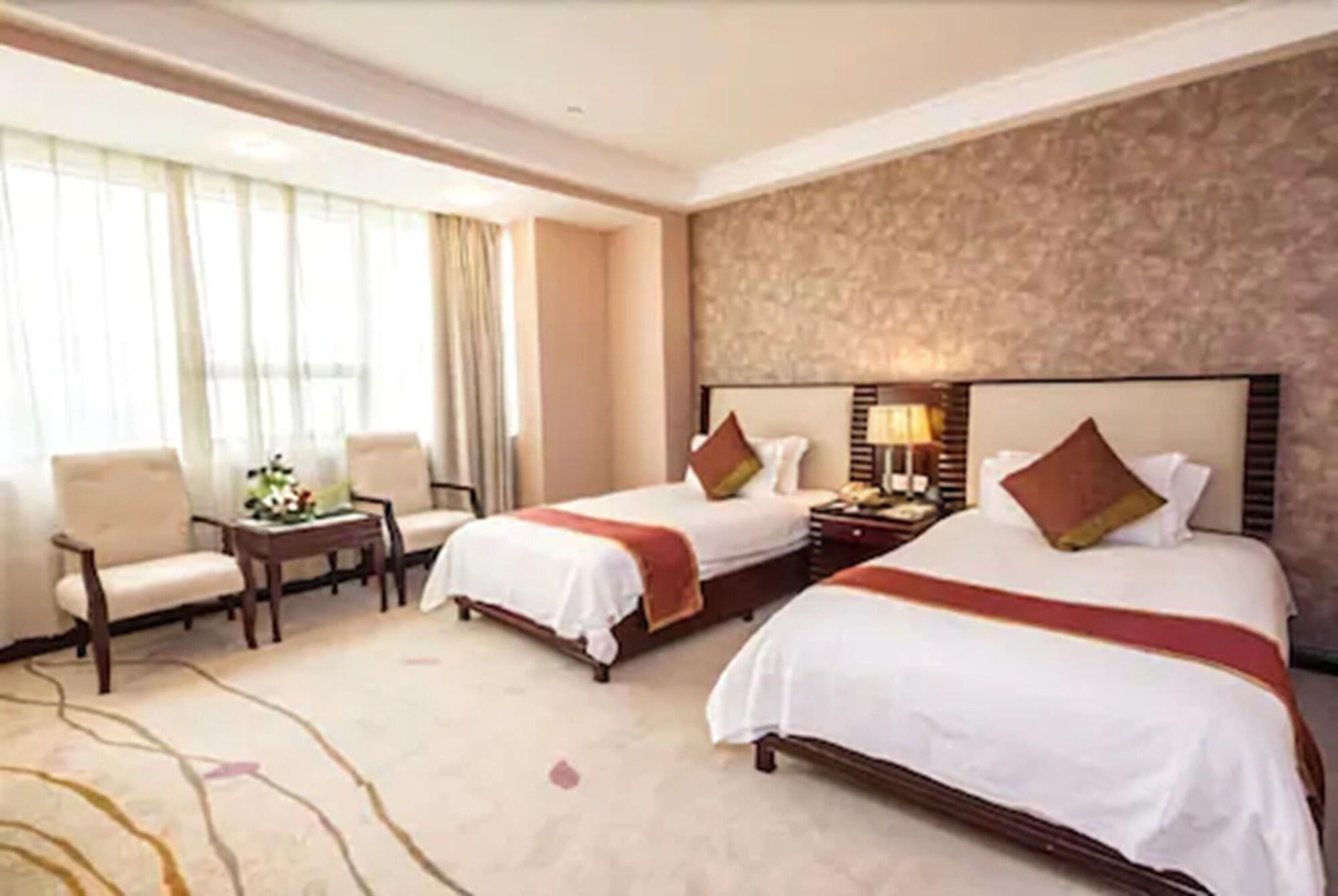Hongyi Hotel Wuhan Bagian luar foto