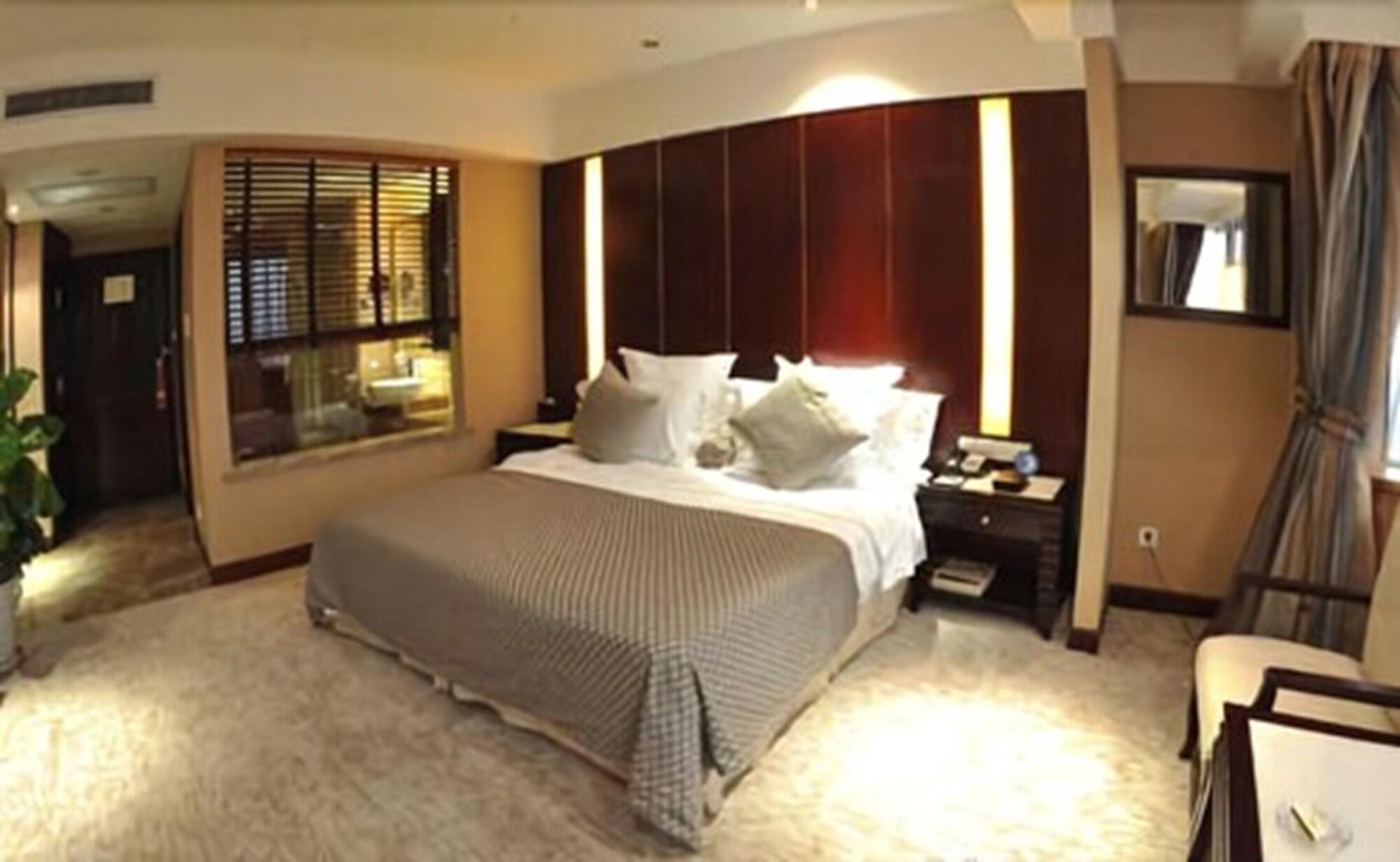 Hongyi Hotel Wuhan Bagian luar foto