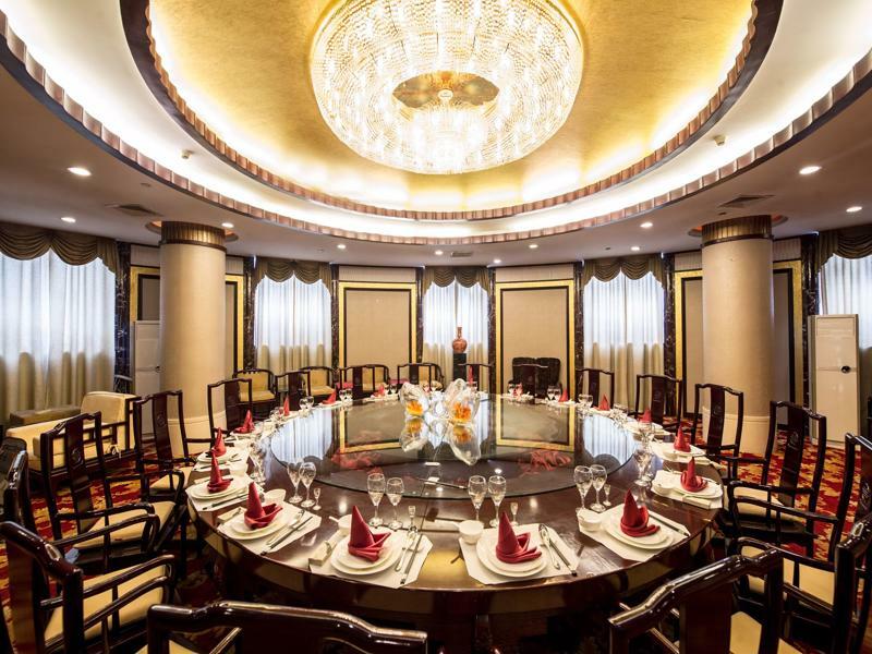 Hongyi Hotel Wuhan Bagian luar foto