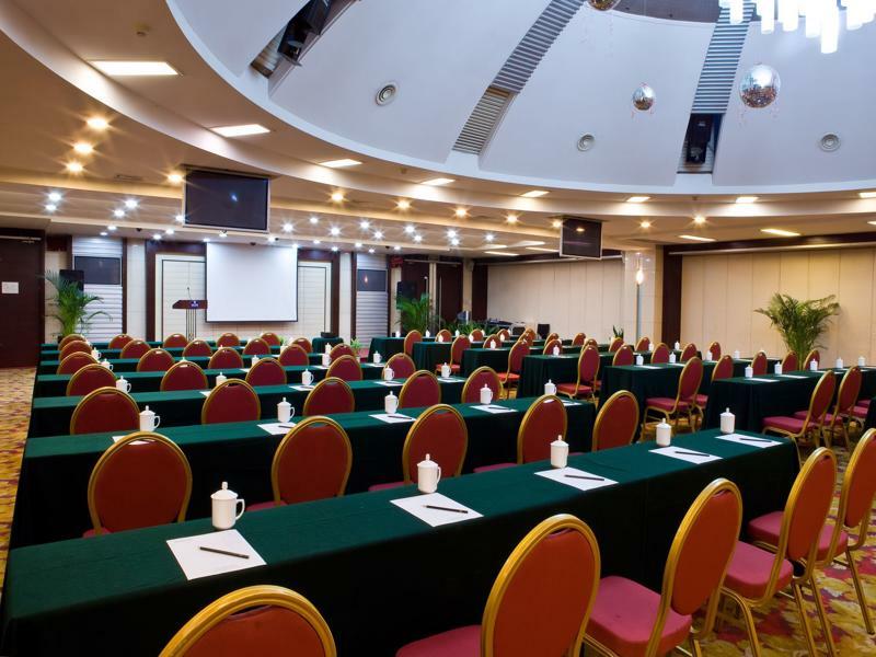 Hongyi Hotel Wuhan Bagian luar foto